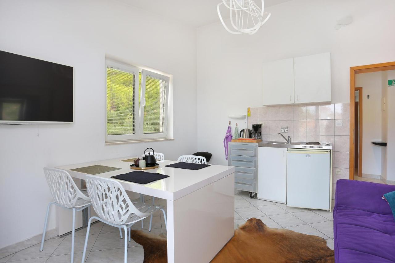 Apartments With A Parking Space Sumpetar, Omis - 11798 Jesenice  Ngoại thất bức ảnh